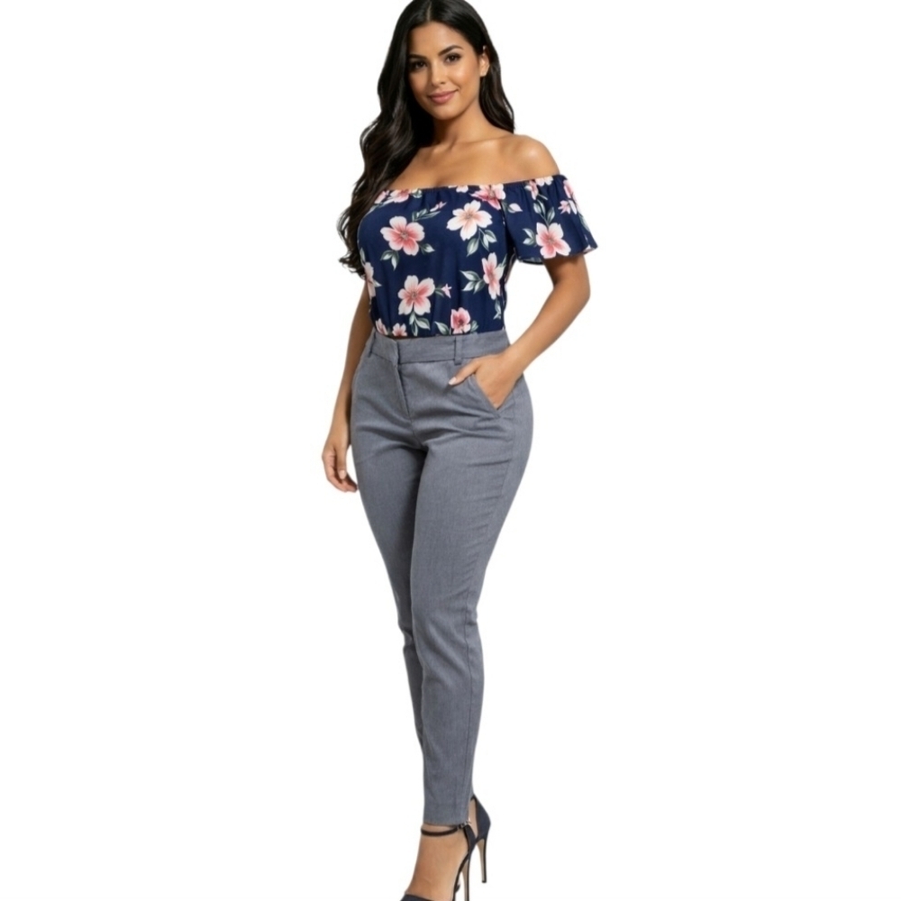 The Limited Gray Ankle Pants. Size 6R.